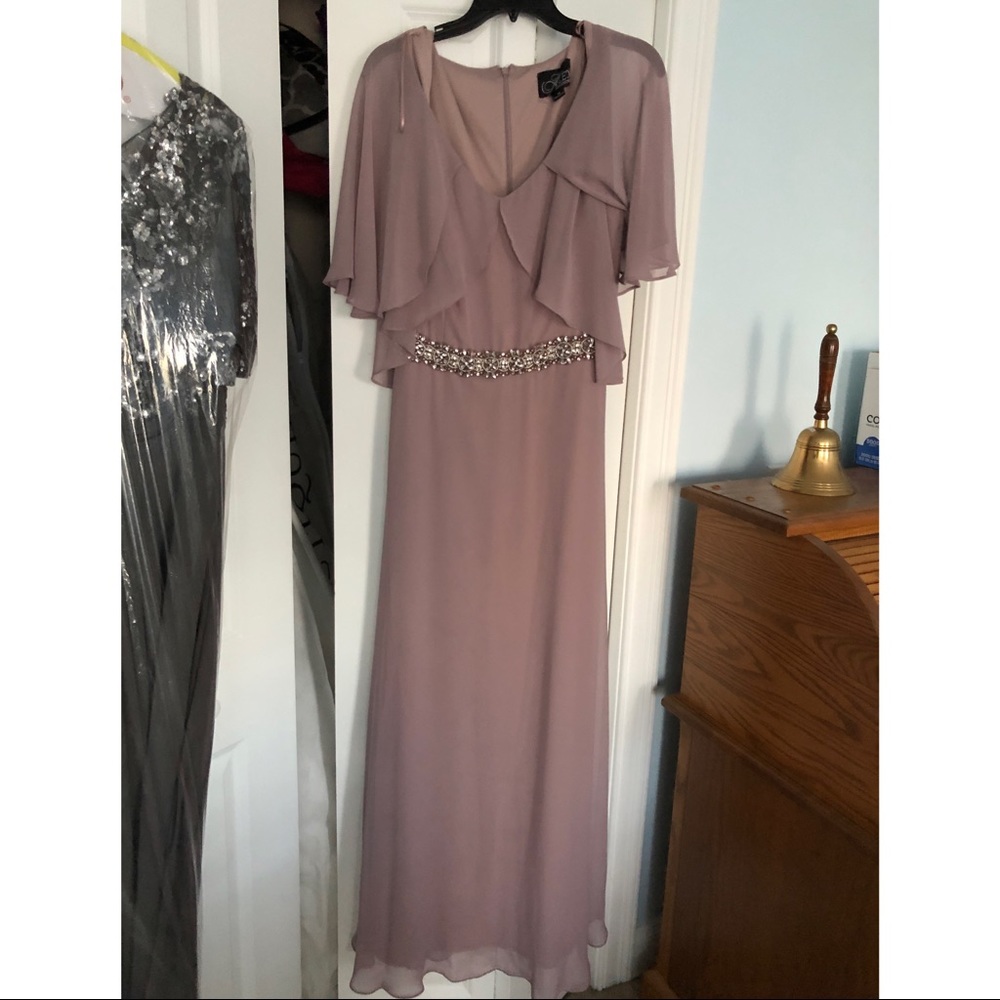 NWOT MOB light mauve gown with jeweled belt